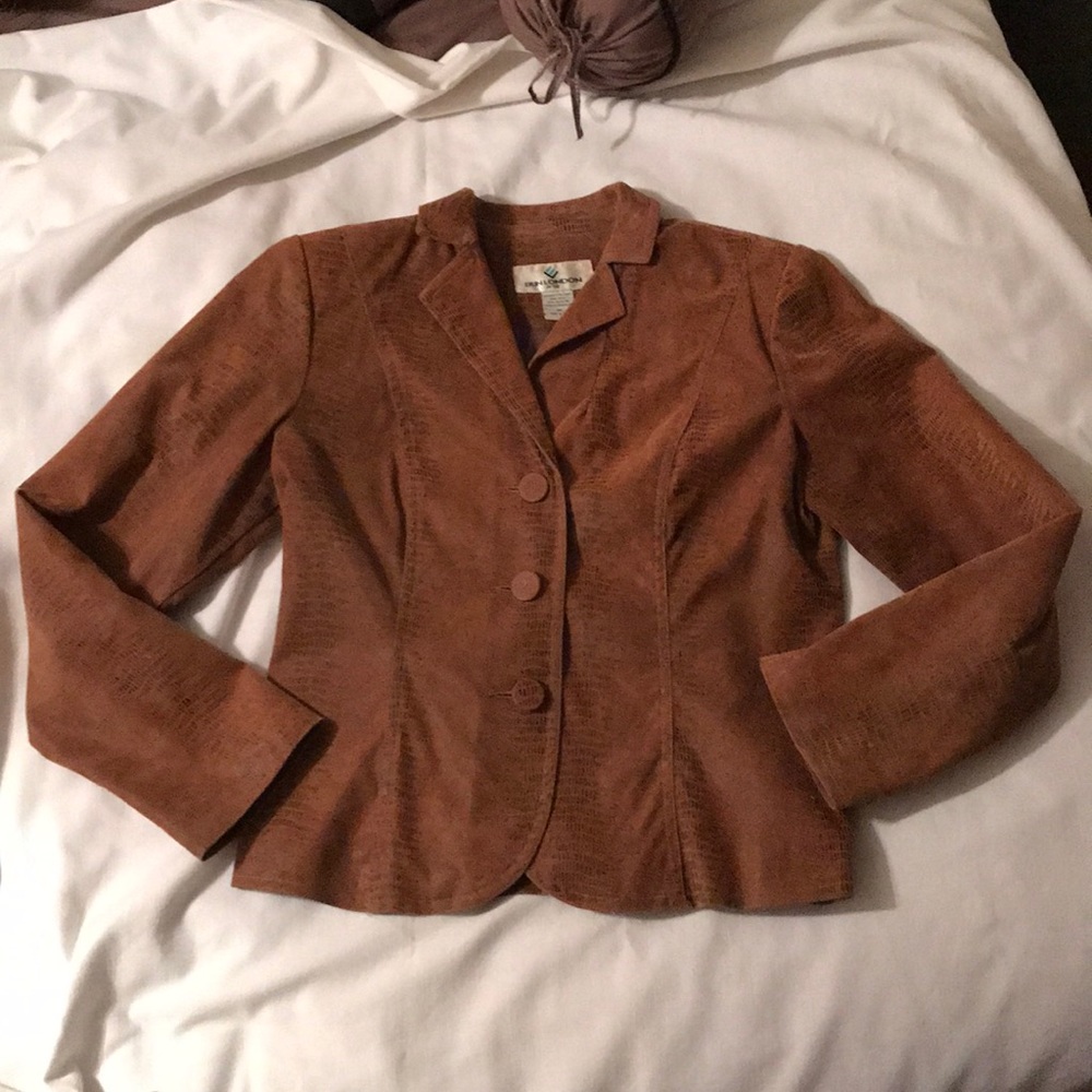 Vintage Erin London short Cut Blazer in brown.